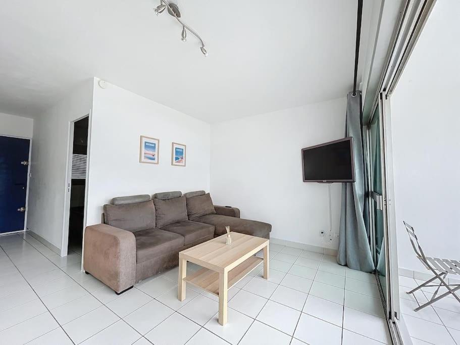 3319-Appartement A 200M De La Plage Ле Баркарес Экстерьер фото